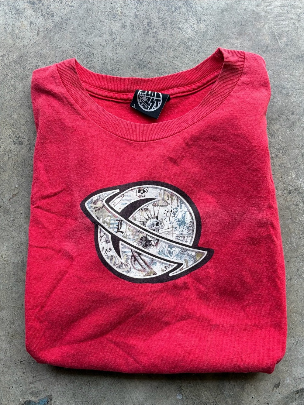 Vintage Y2K  Lost Skateboards graphic tee